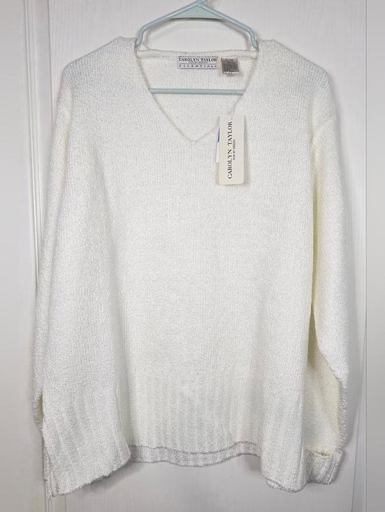Carolyn Taylor Sweaters - Carolyn Taylor Essentials White V-Neck Pullover Knit Sweater – NWT